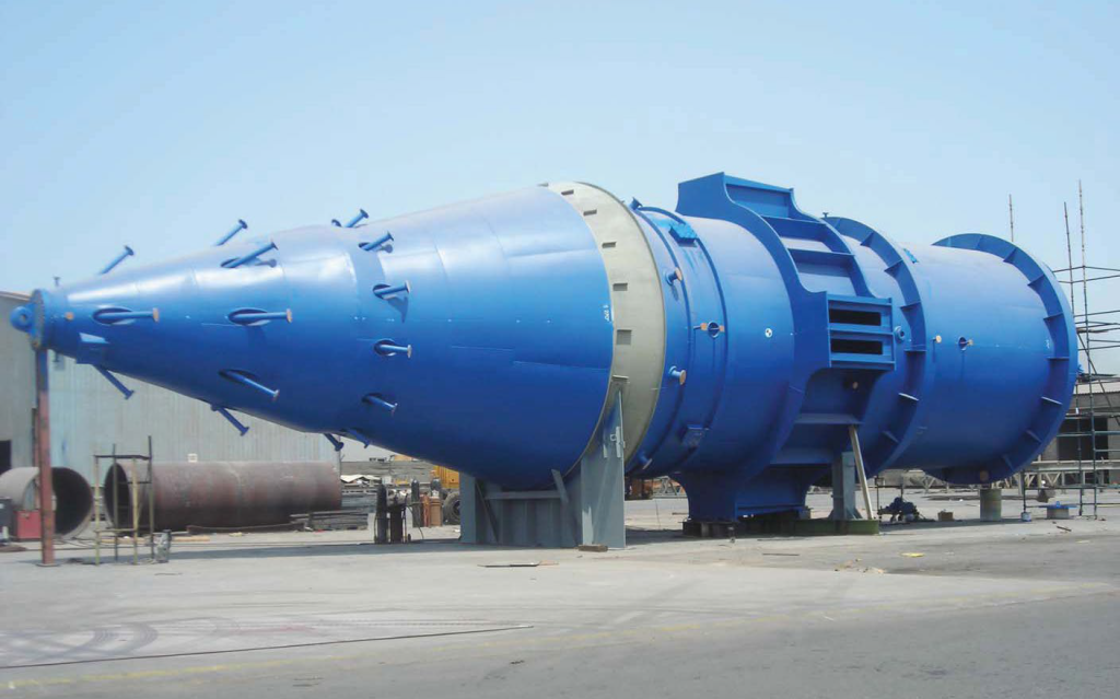 Cylindrical equipment loaded for shipment