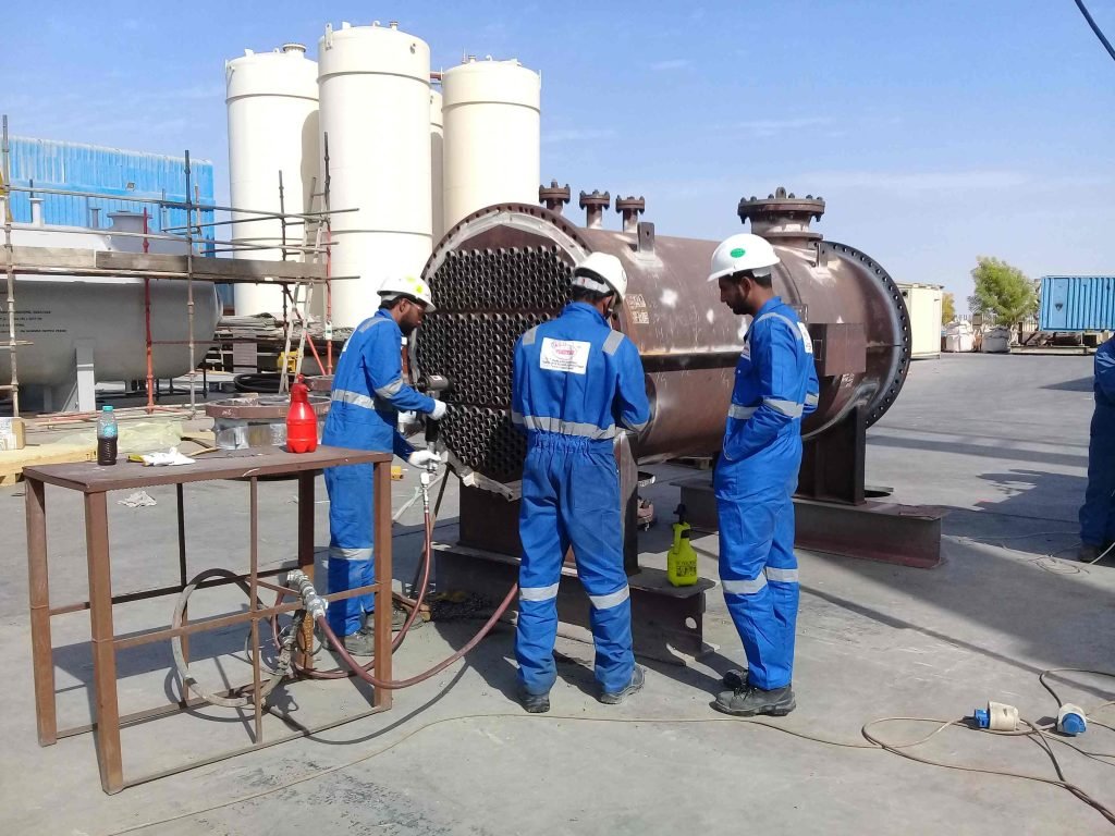 Yellow-lipped heat exchanger head