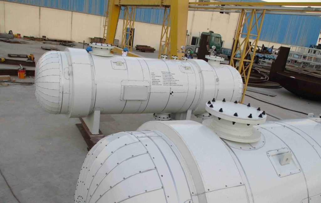 Insulated cylindrical vessel