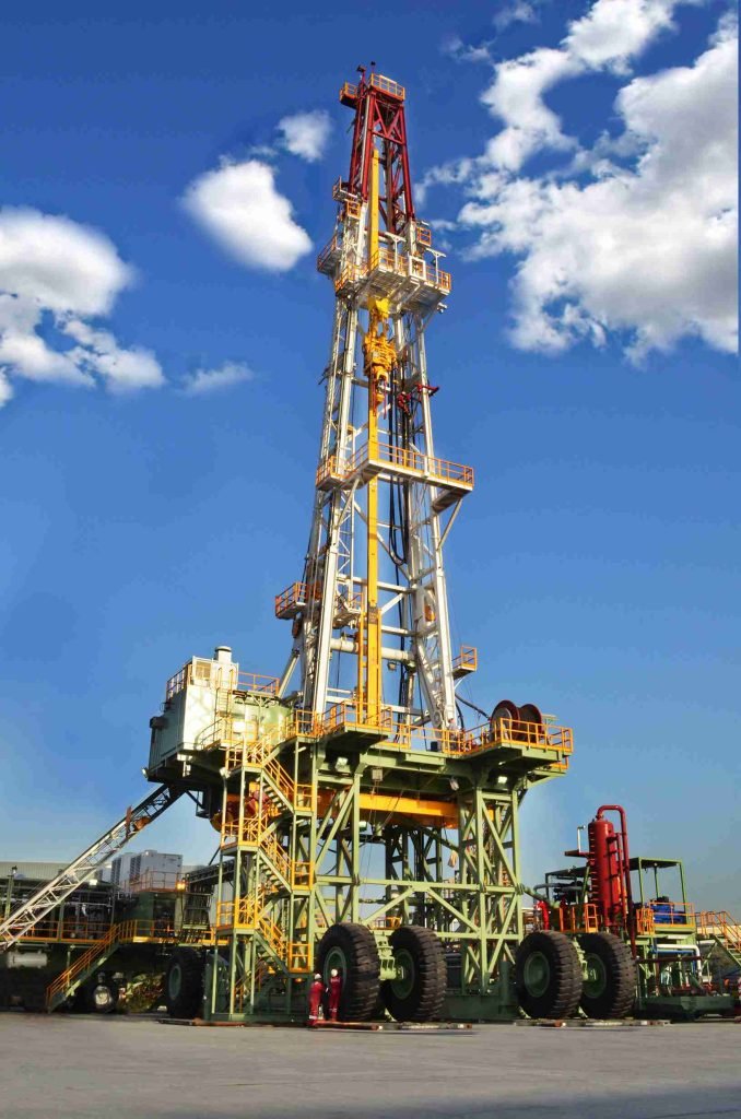 Ocean drilling rig platform