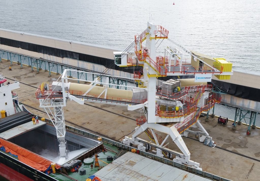 Heavy port machinery assembly